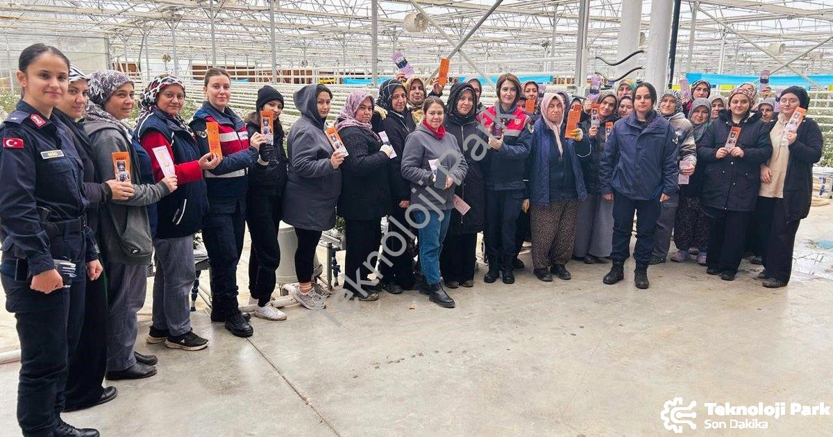 "Kütahya Simav'da Teknoloji Destekli Güvenlik: 54 Kadına KADES Eğitimi" başlıklı haber için fotoreal